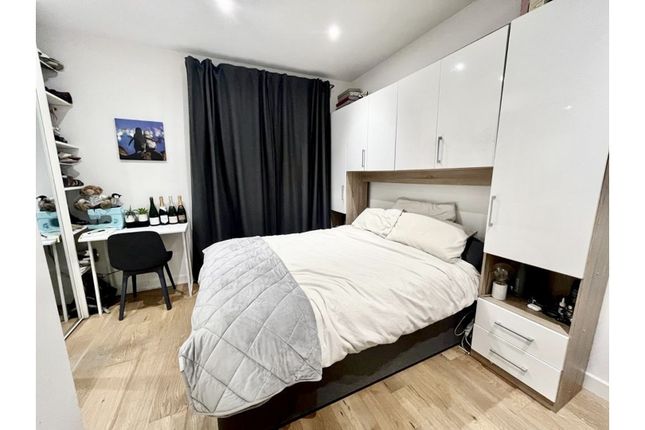 Thumbnail Flat to rent in 5 Waleorde Road, London