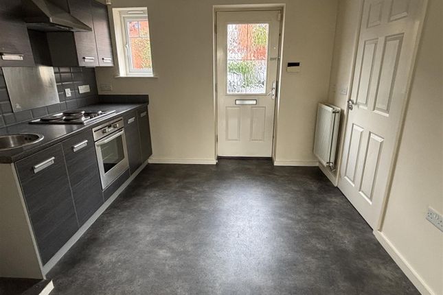 70, Moray Close, Swadlincote photo 3