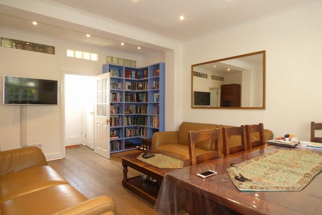 57 Fowlers Walk, London photo 2