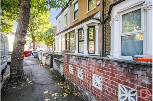 Terraced house to rent in Welbeck Road, London