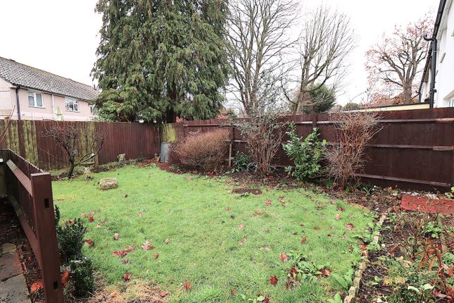 5, All Saints Crescent, Farnborough photo 3