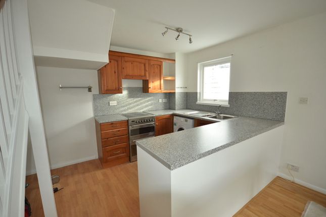 5, Kelly Close, Shepperton photo 4