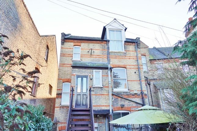 2-bed flat on 5a Rous Road (top flat), Newmarket, £1,135/mo