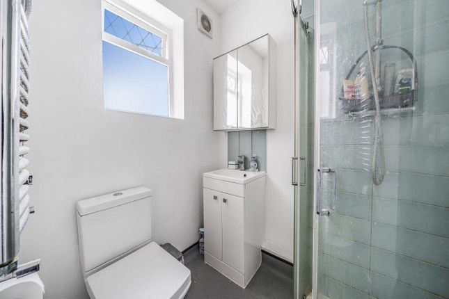 Flat for sale in Plimsoll Road, London