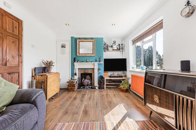 29, Lakeside Road, Cheshunt photo 2
