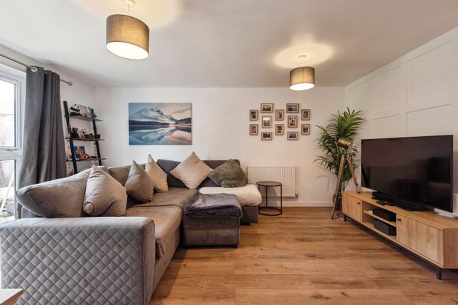 3, Belpaire Close, Henlow photo 4