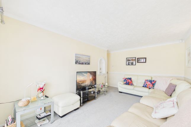 63, Paddock Way, Dronfield photo 4