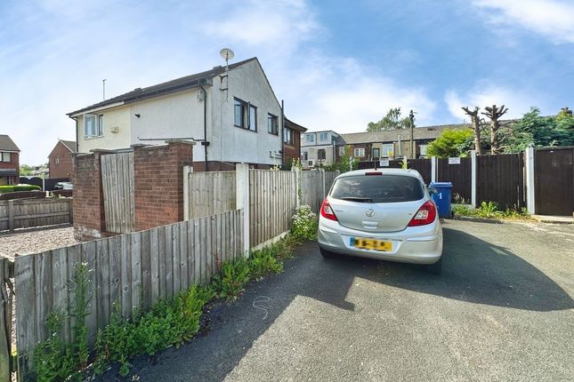 3, Barrett Court, Bury photo 2