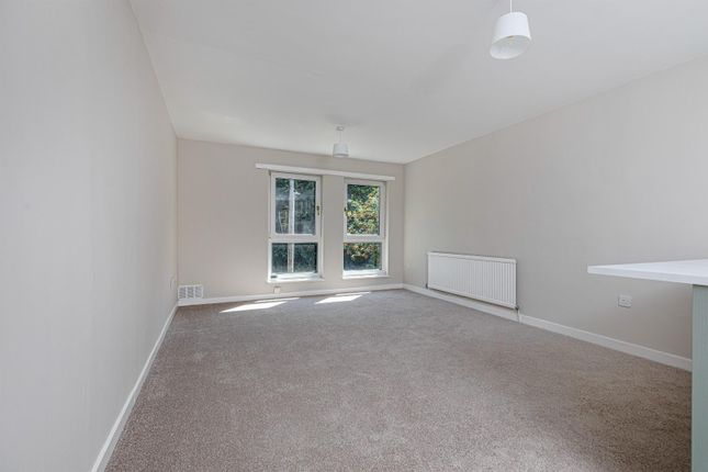 150, Coppice Drive, Huddersfield photo 4