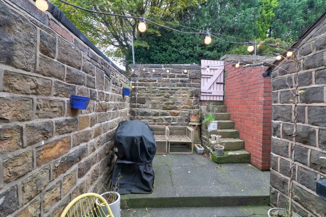 979, Huddersfield Road, Oldham photo 4