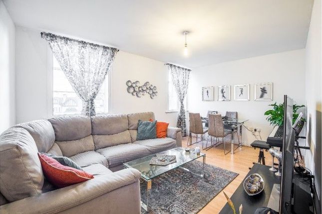 Flat 24 Aldermen Court, Constable Close, London photo 4
