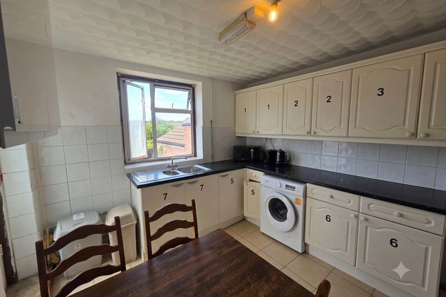 41, High Wycombe photo 2