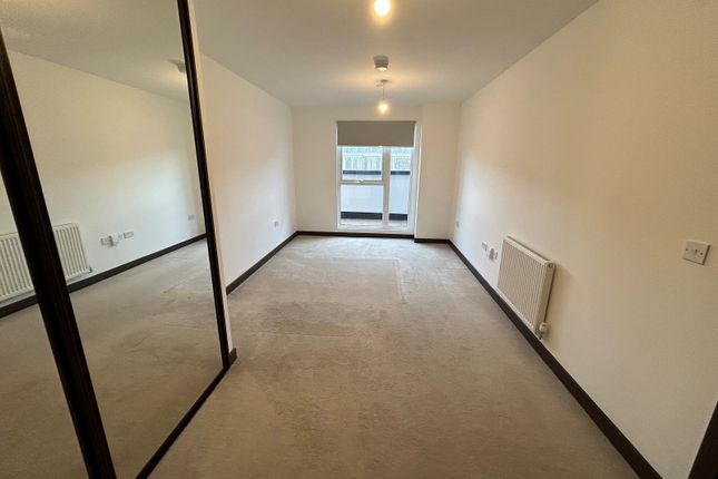 Flat to rent in Merlin Drive, Fletton Quays, Peterborough.