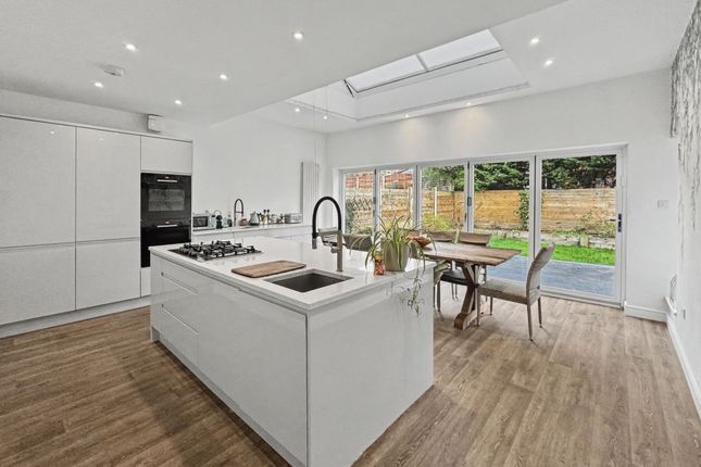 22 Canterbury Drive, Manchester photo 2