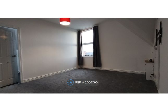 Flat to rent in Clarendon Road, Wallasey
