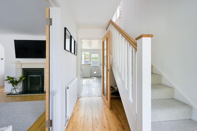 29 Harvester Road, Epsom photo 4