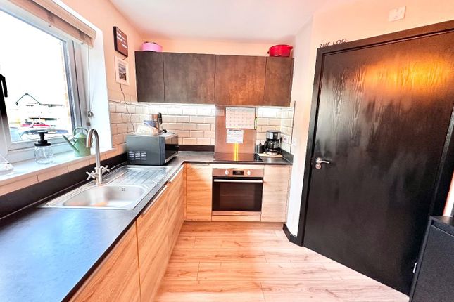 3, Sandpiper Court, Huddersfield photo 4