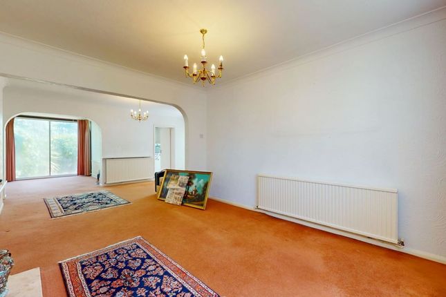 Kimble Crescent, Bushey photo 3