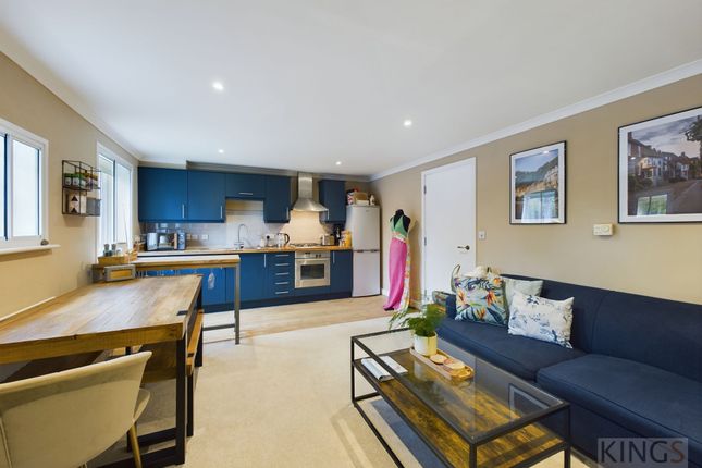 Flat for sale in Kings Place, North Drive