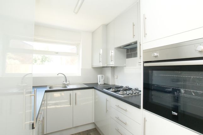119, Molesey Road, Hersham Village photo 4