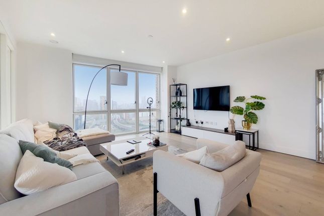 Flat for sale in Arniston Way, Tower Hamlets, London
