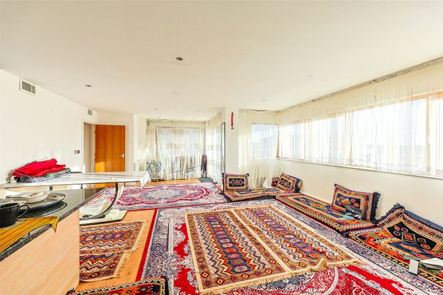 Flat 42, Pinnacle House, 15, Heritage Avenue, Colindale photo 2