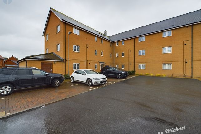 Flat for sale in Elton Close, Aylesbury