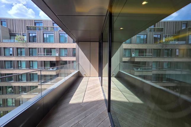Apt 502 , 101 Television Centre, Woodlane, london photo 4