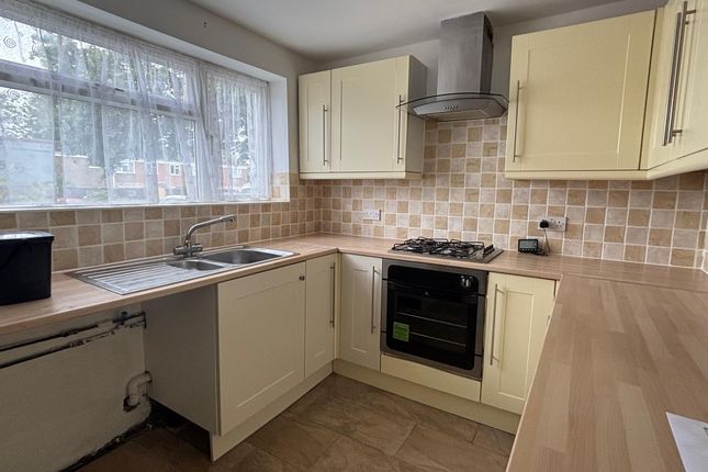 80, Colingsmead, Swindon photo 2