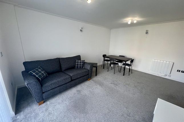 Flat to rent in Taliesin Court, Chandlery Way, Cardiff