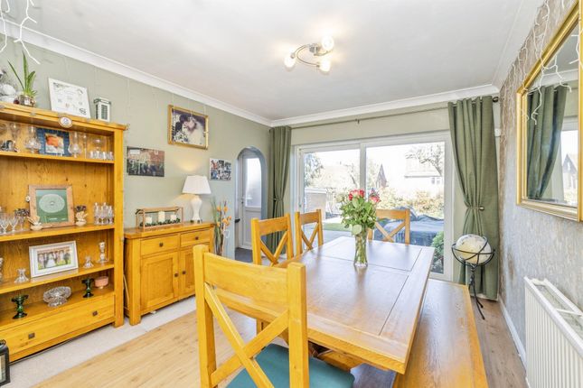 9, Heather Rise, Bushey photo 3