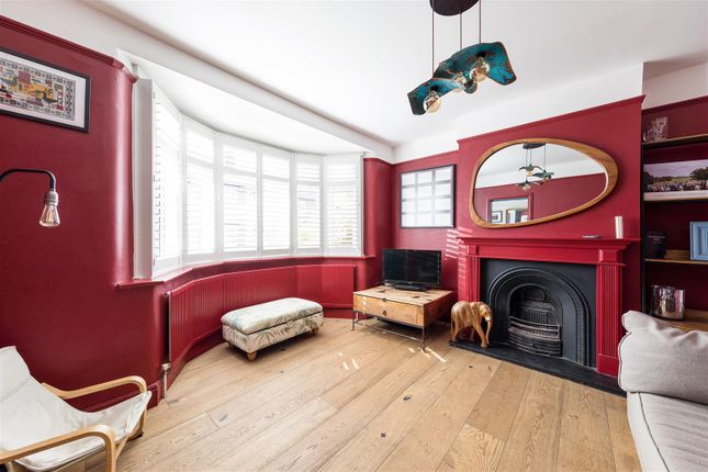 12, Warboys Crescent, Highams Park photo 3
