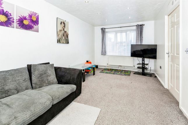 Flat for sale in Pursers Court, Slough