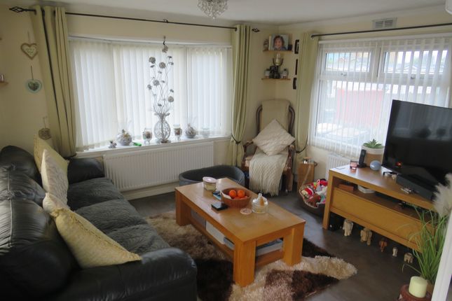 Mobile/park home for sale in Stopsley Mobile Home Park, St. Thomas's Road, Luton