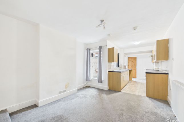 219 Heath Road, Burton-On-Trent photo 4