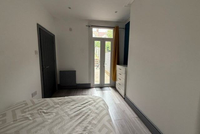 Room 2, Chatham photo 3