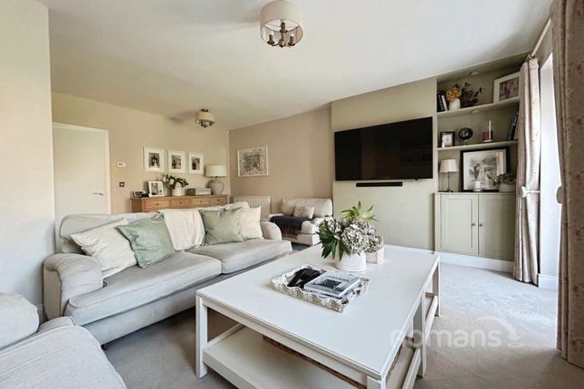 17, Emerald Avenue, Hampshire photo 4