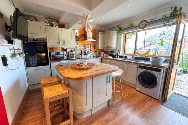 14, Stag Road, Sandown photo 4