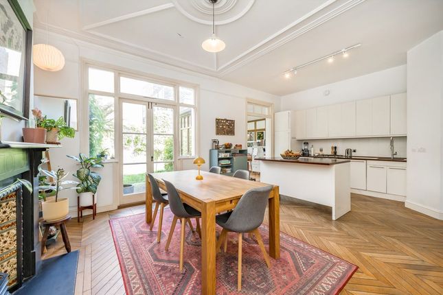 3, Hadley Gardens, London photo 4