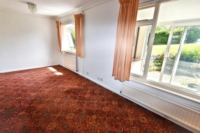 17, Lanmoor Estate, Redruth photo 4