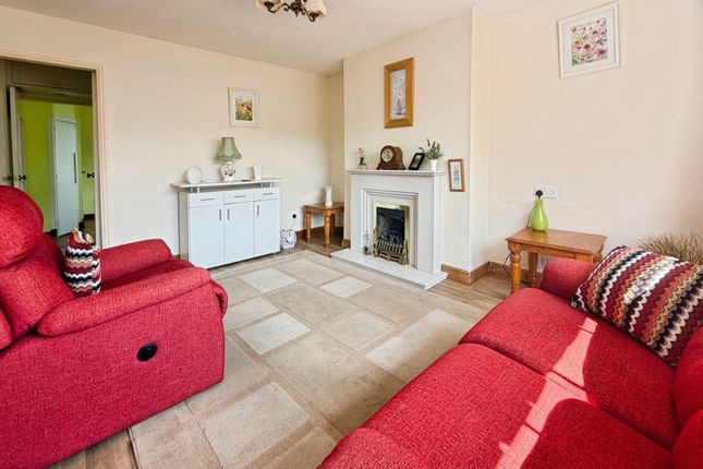 23, Blythe Avenue, Staffordshire photo 3