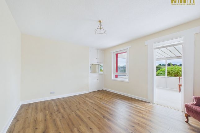 15, Second Avenue, Auchinloch photo 3
