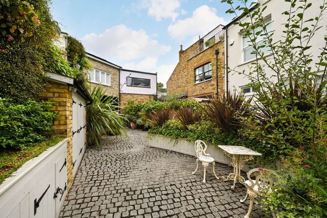 16 Prescott Place, London photo 2