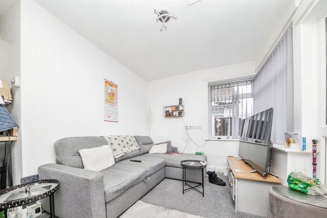 43, Golf Green Road, Clacton-On-Sea photo 3