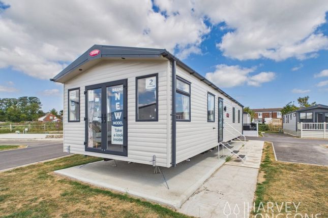 2-bed caravan on Alberta Holiday Park, Faversham Road, Whitstable, £99,995