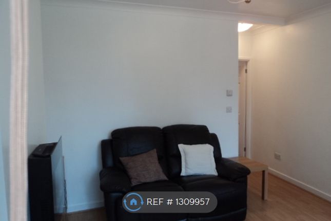 Terraced house to rent in Princess Road, Croydon