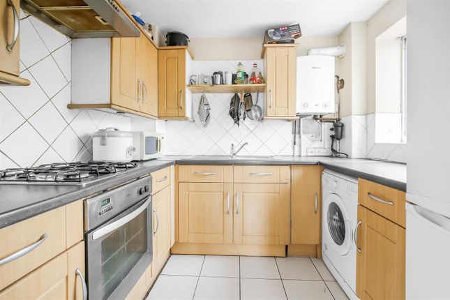 90, Homefield Park, Sutton photo 3