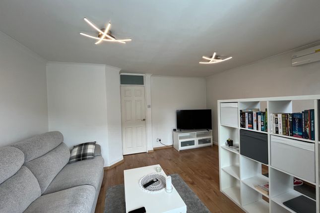 Mistletoe Hill, Luton photo 2