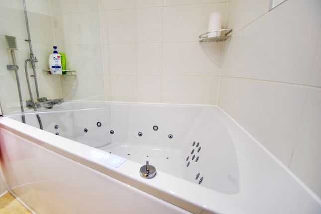 Flat for sale in New Mill Road, London