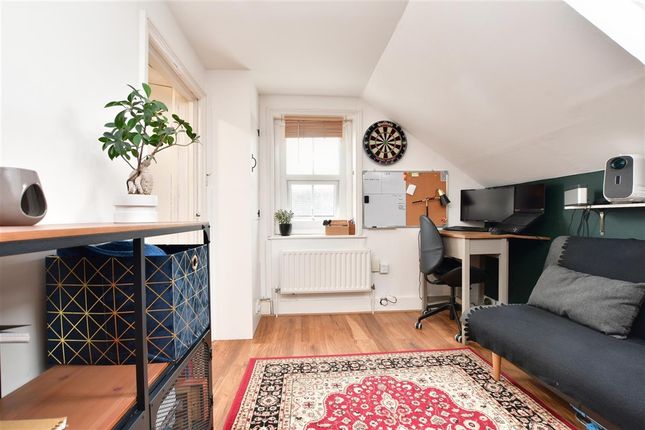 Holmesdale Road, Reigate photo 5